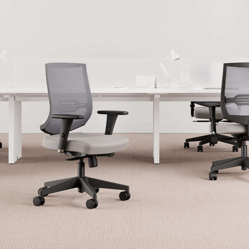 Cadeira Cavaletti e boa 1 em Postura no Home Office: 7 Erros que Estão Acabando com sua Coluna Cadeira Cavaletti e boa 1 no Klips - Mobiliário Corporativo